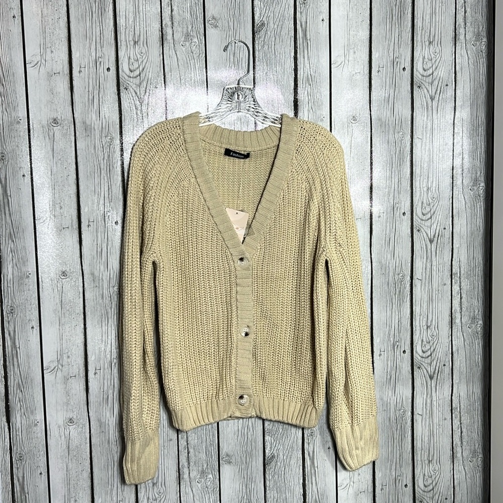 Fashion| tan button front cardigan size Small